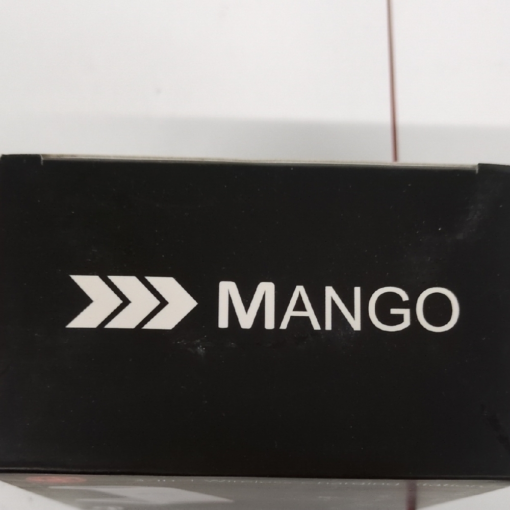 Mango T3 Dual Wireless Charging Station - Black - Picture 4 of 7